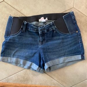 Blue Jean maternity Jean shorts Sz 8